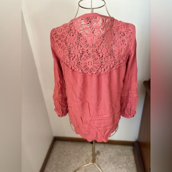 American Eagle lace detail button down top size XS 82% cotton - Picture 4 of 12